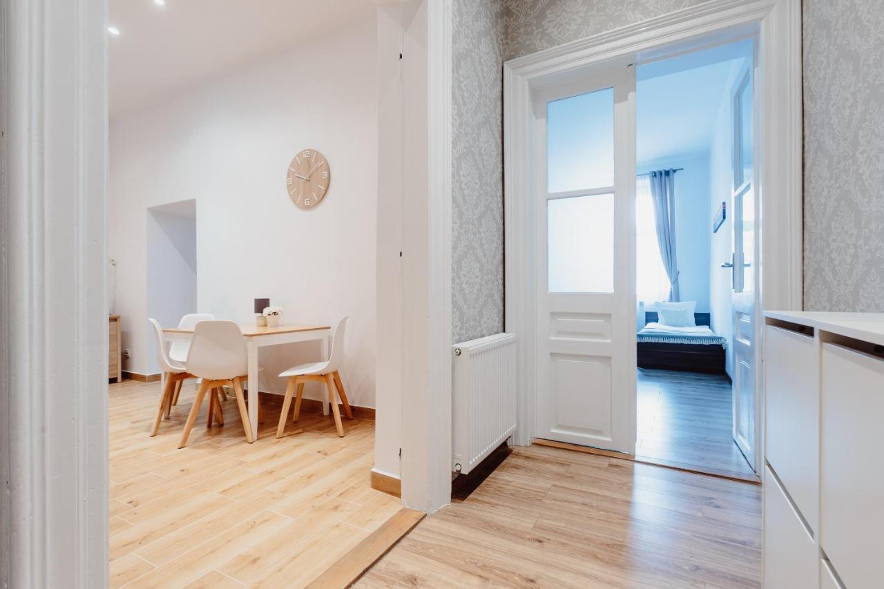 Atticus Apartments Krasków Eksteriør bilde