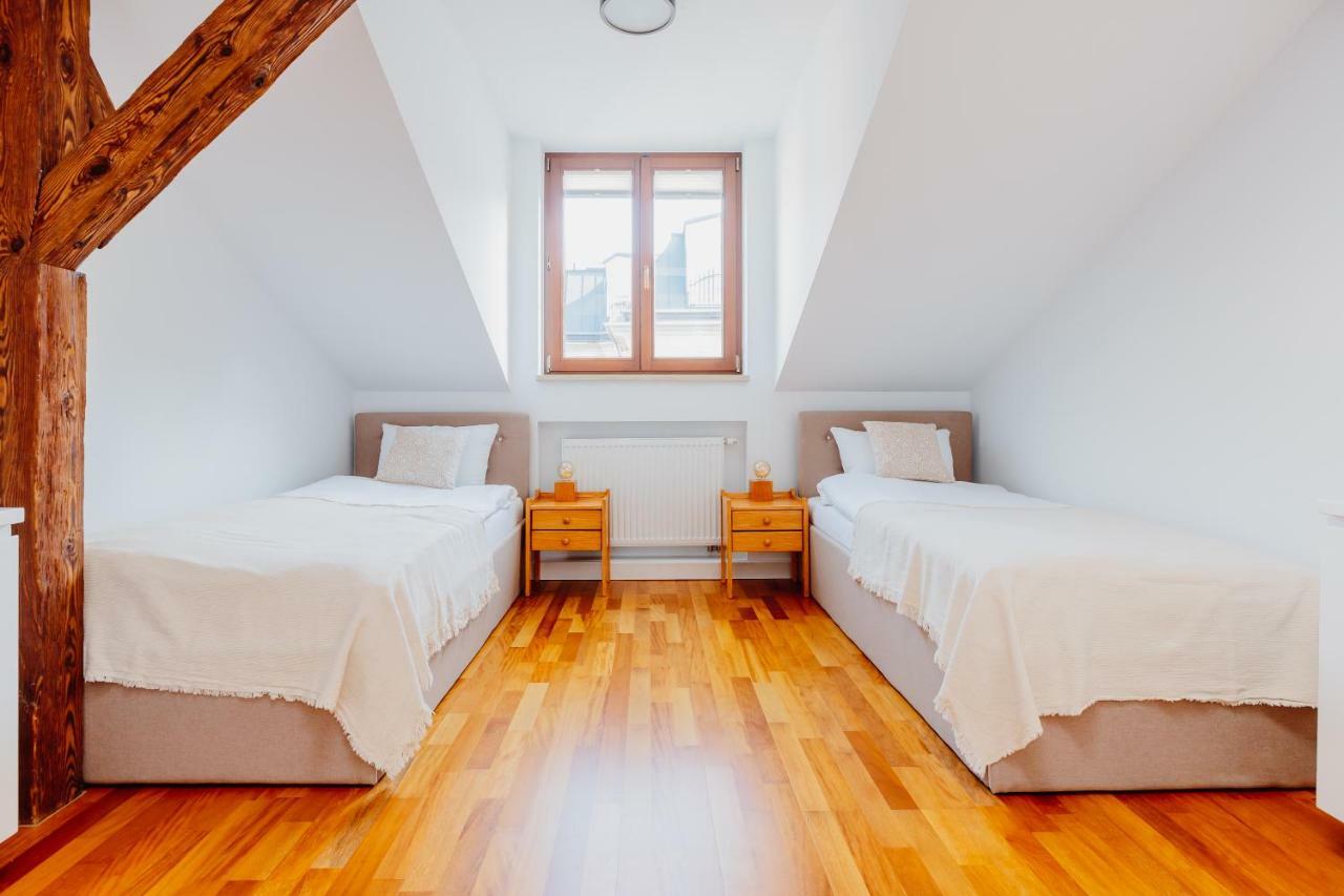 Atticus Apartments Krasków Eksteriør bilde