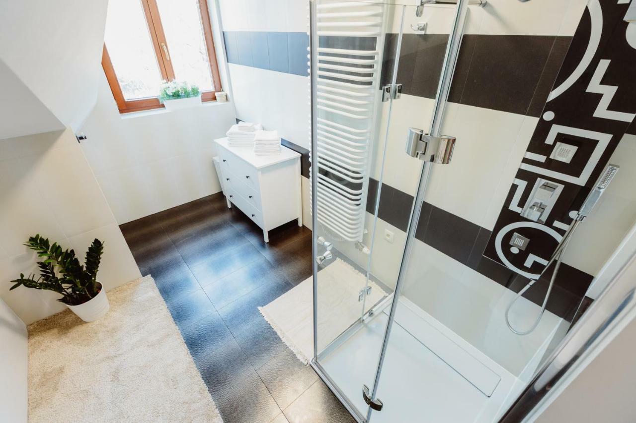 Atticus Apartments Krasków Eksteriør bilde
