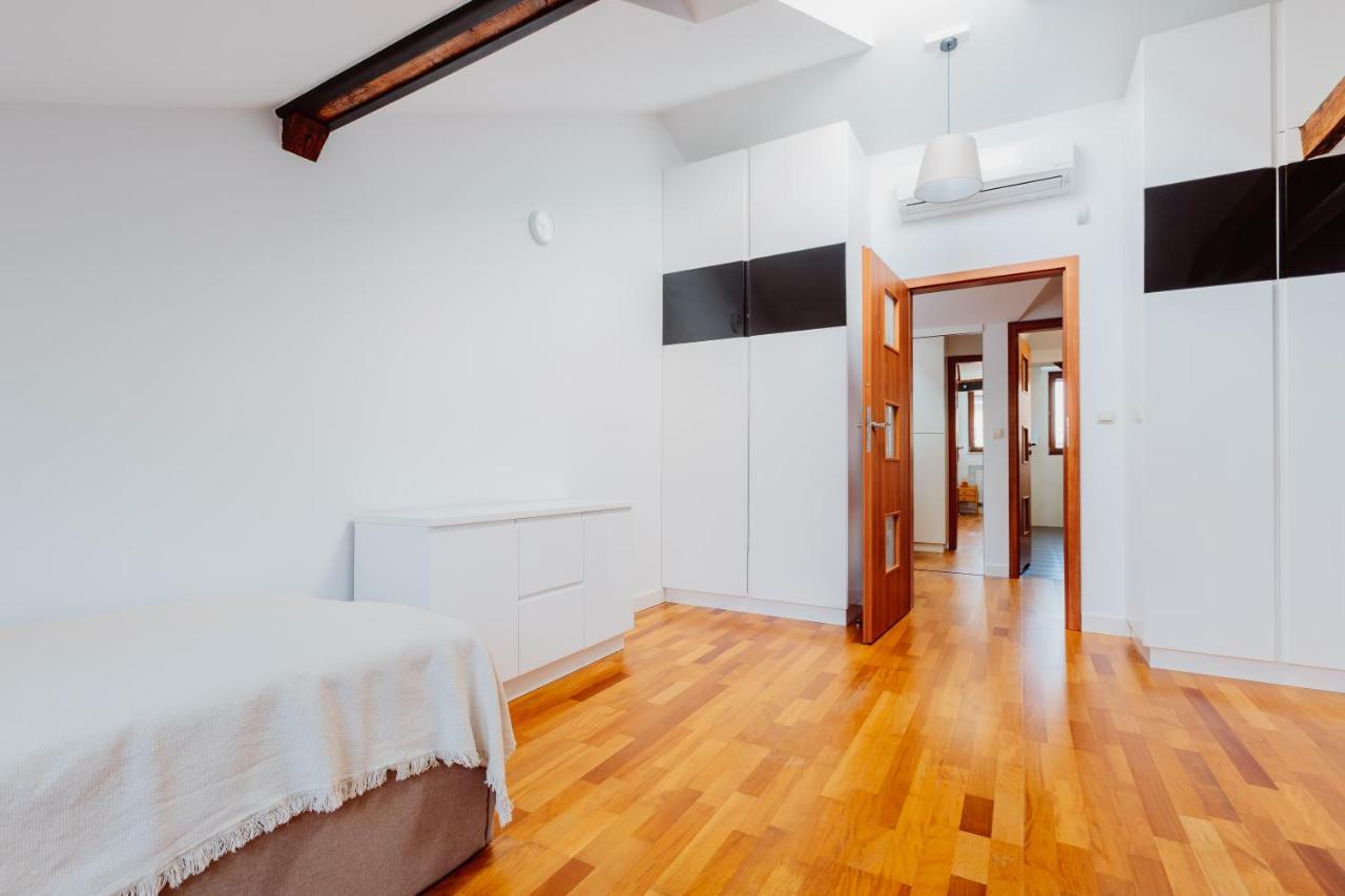 Atticus Apartments Krasków Eksteriør bilde